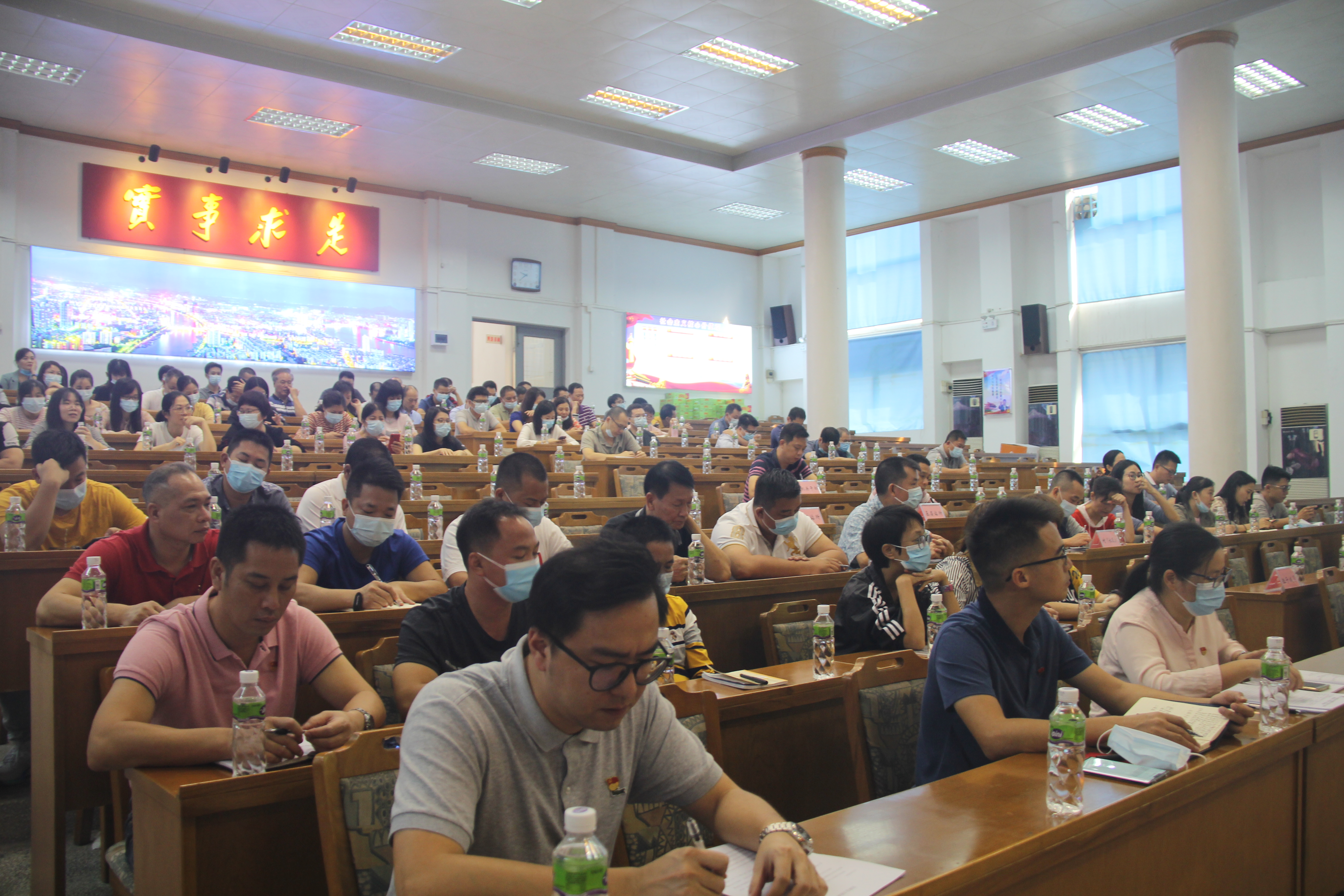 微信图片_20201120104037.jpg