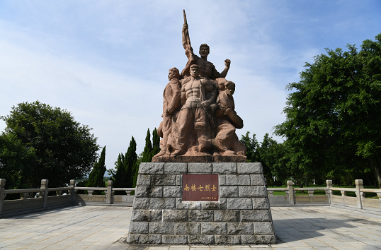 周华东摄