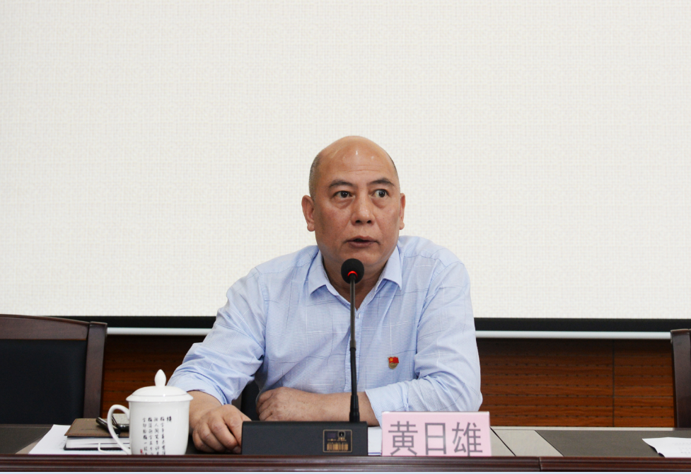 黄书记.png