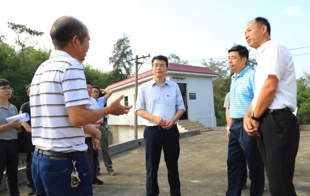 庞书记巡河1.jpg