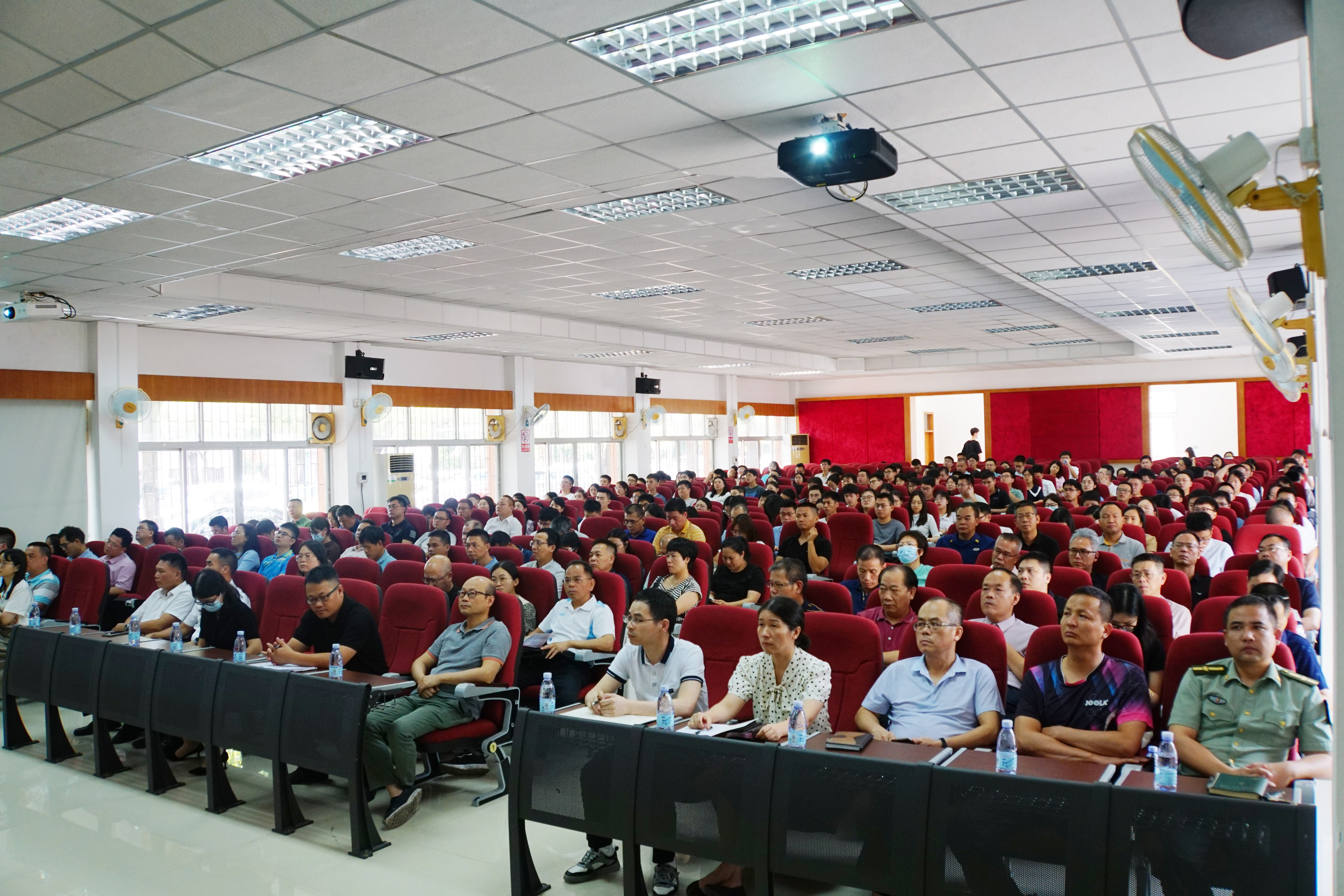 2023年亚星官网
领导干部法治专题培训班现场照片2.jpg