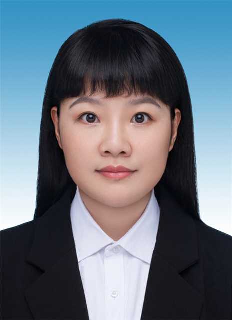 郭子倩（蓝底）.jpg