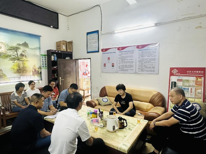 走访金鸡村委会.png