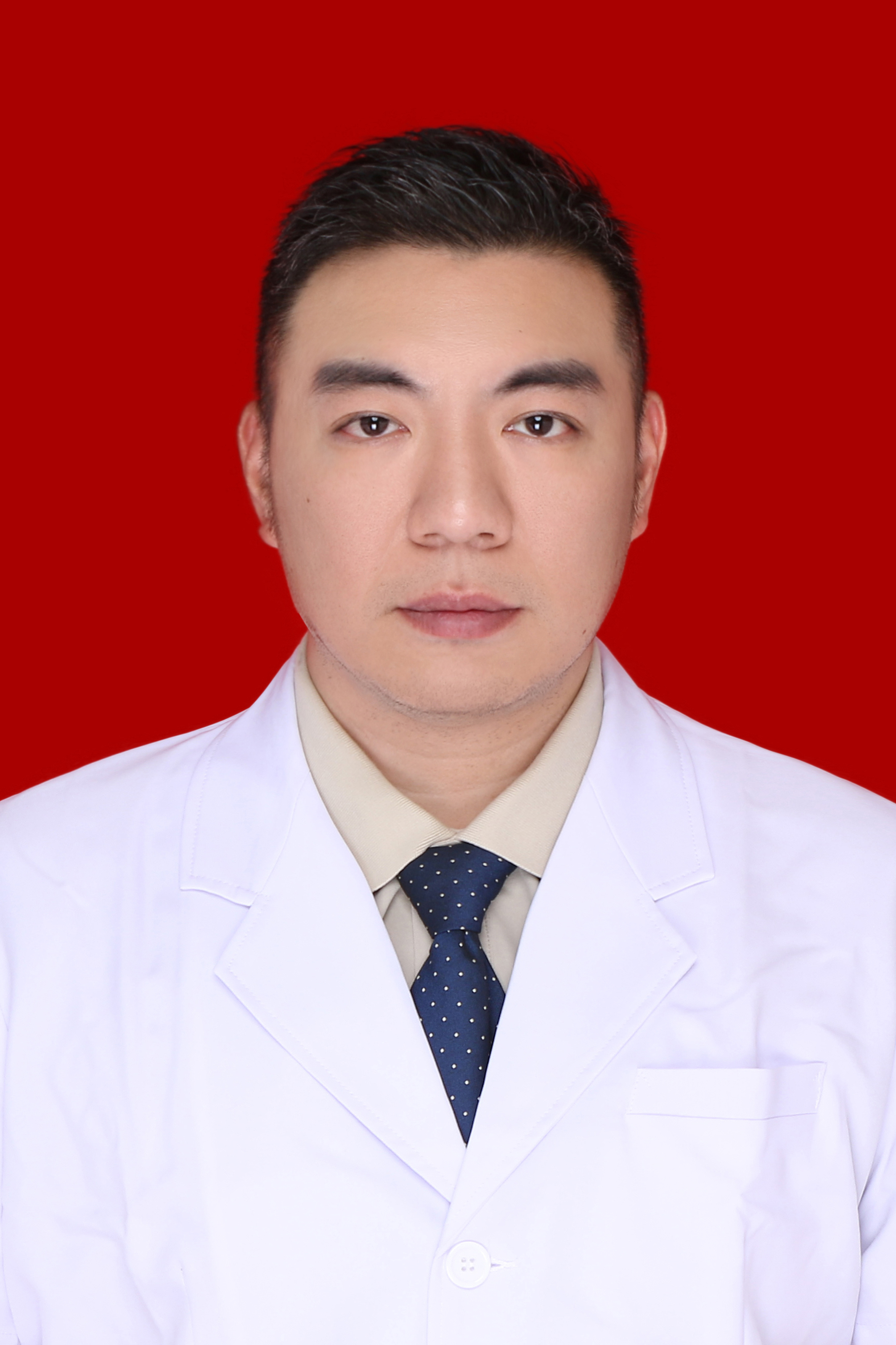 何竞斯.jpg