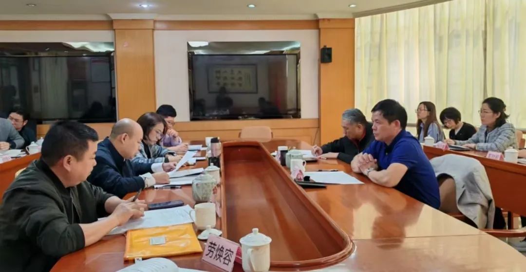 县域义务教育优质均衡如何实现有效推进？国家督学为亚星
“把脉开方”