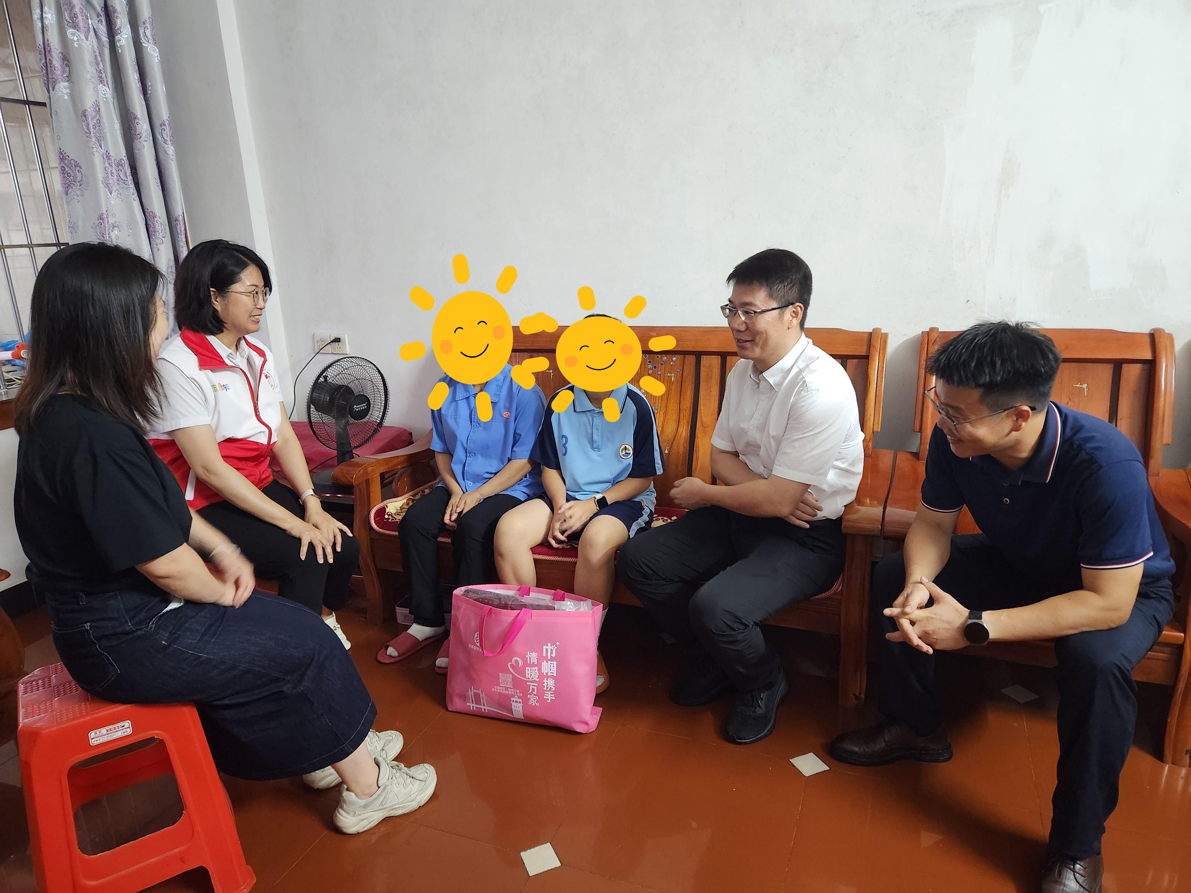 1.妇联走访1.jpg