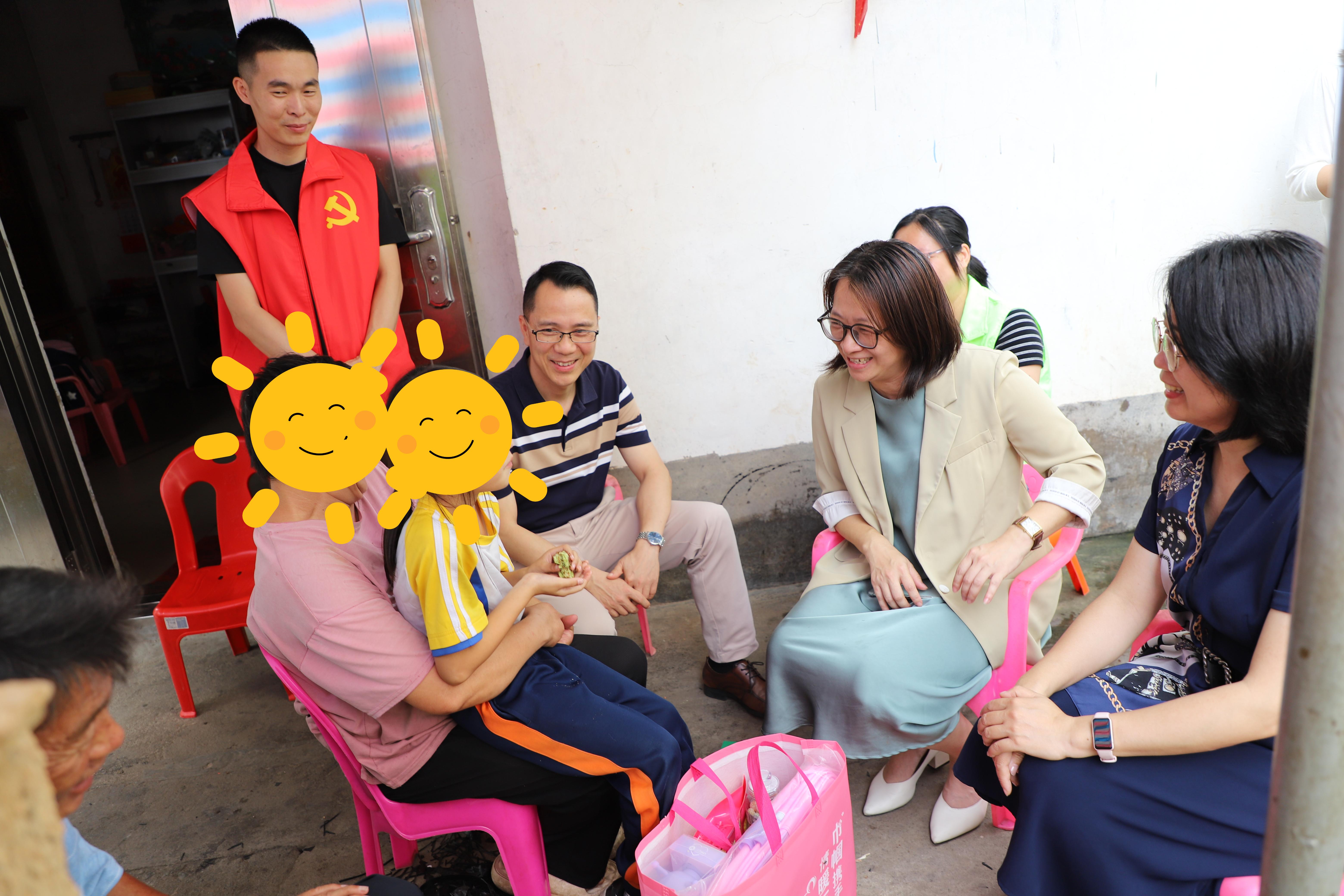2.妇联走访2.jpg