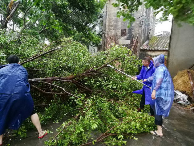 C:UsersadminDesktop20170824长沙街道办事处迅速行动开展防御台风减灾避险工作清理障碍物 (2)_调整大小.jpg C:UsersadminDesktop20170824长沙街道办事处迅速行动开展防御台风减灾避险工作清理障碍物 (2)_调整大小.jpg