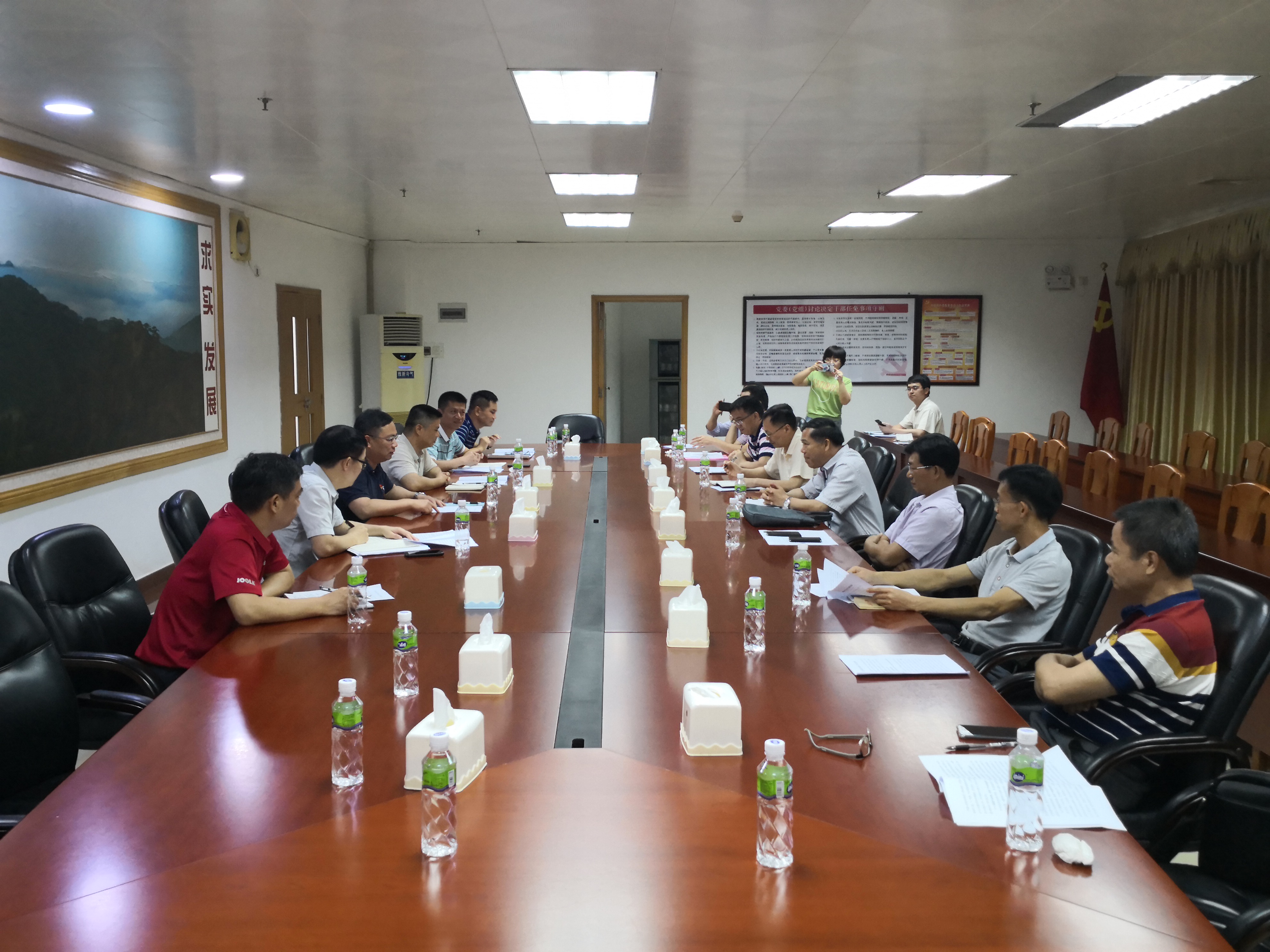 调研组听取长沙街道乡村振兴战略工作情况汇报.jpg 调研组听取长沙街道乡村振兴战略工作情况汇报.jpg