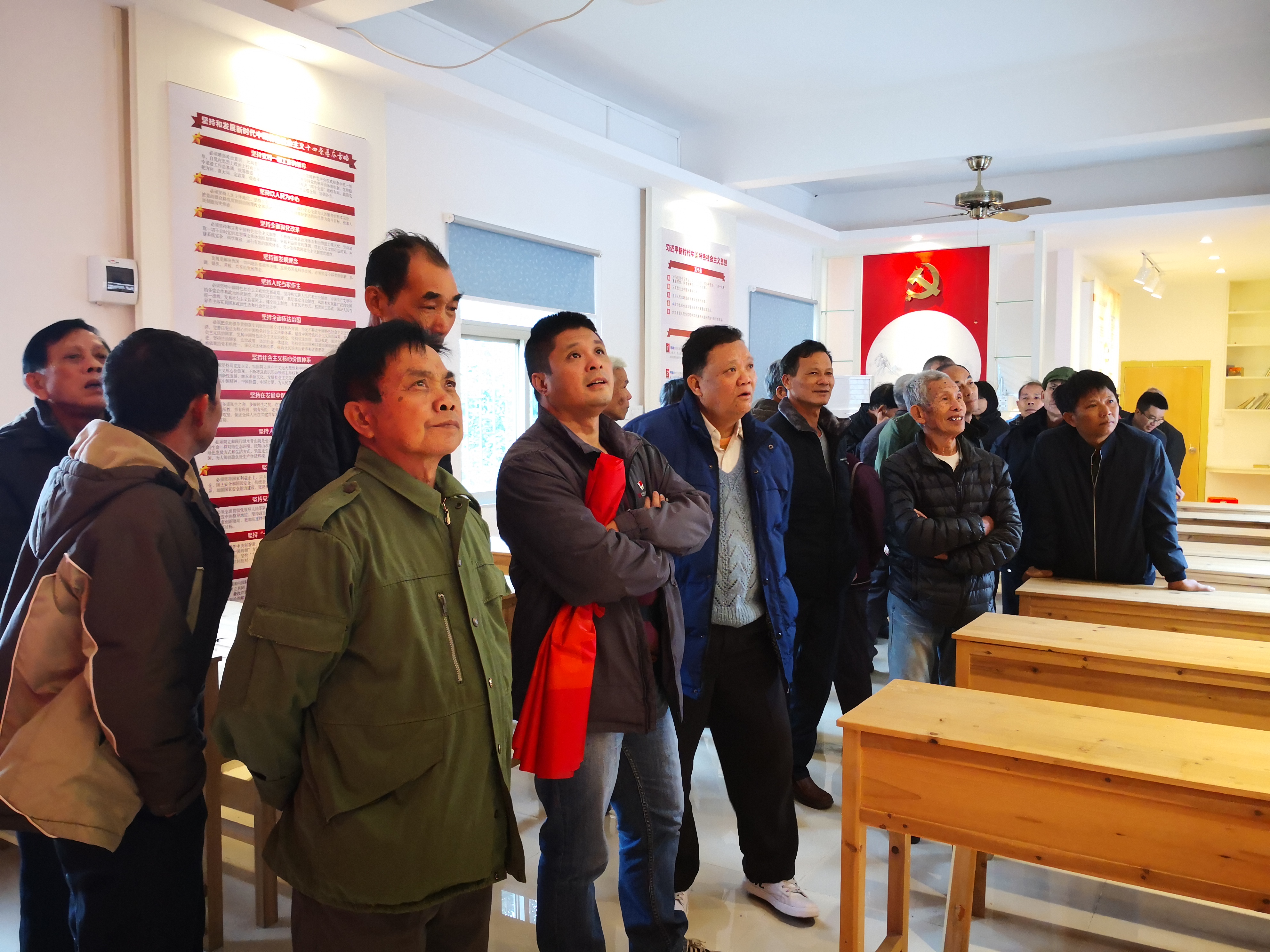 11. 到江门市红色教育基地-万隆客栈开展党性教育.jpg 11. 到江门市红色教育基地-万隆客栈开展党性教育.jpg