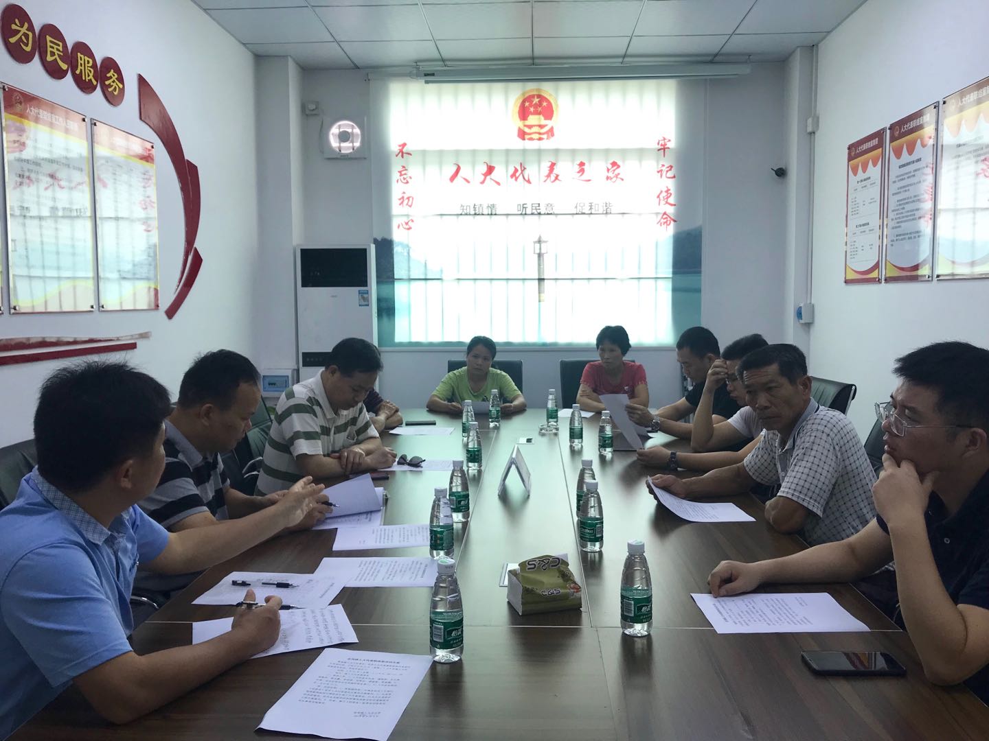 代表听取建议办理情况介绍.jpg 代表听取建议办理情况介绍.jpg