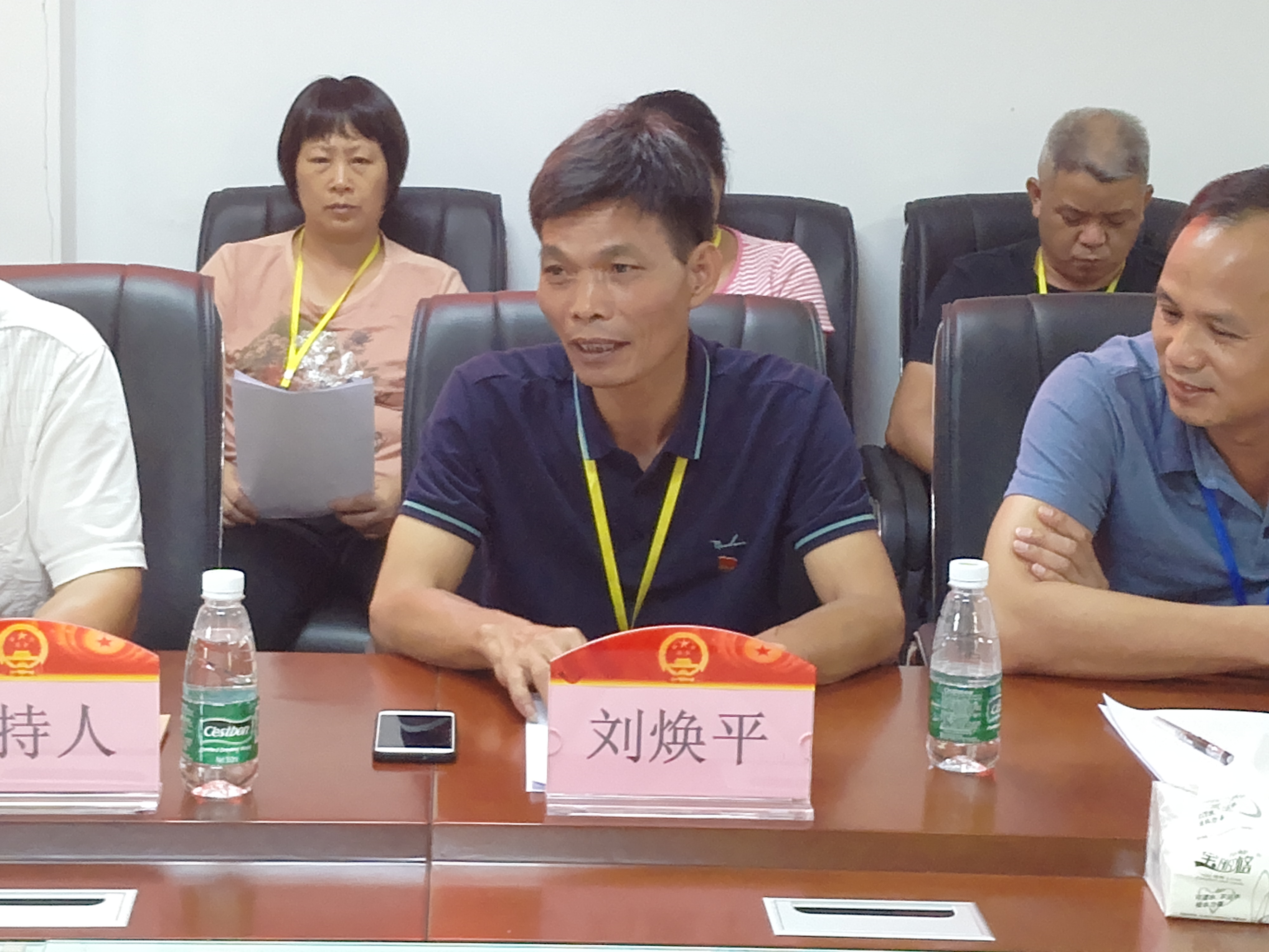 镇人大代表汇报了有关我镇乡村振兴的走访选民群众情况.jpg 镇人大代表汇报了有关我镇乡村振兴的走访选民群众情况.jpg