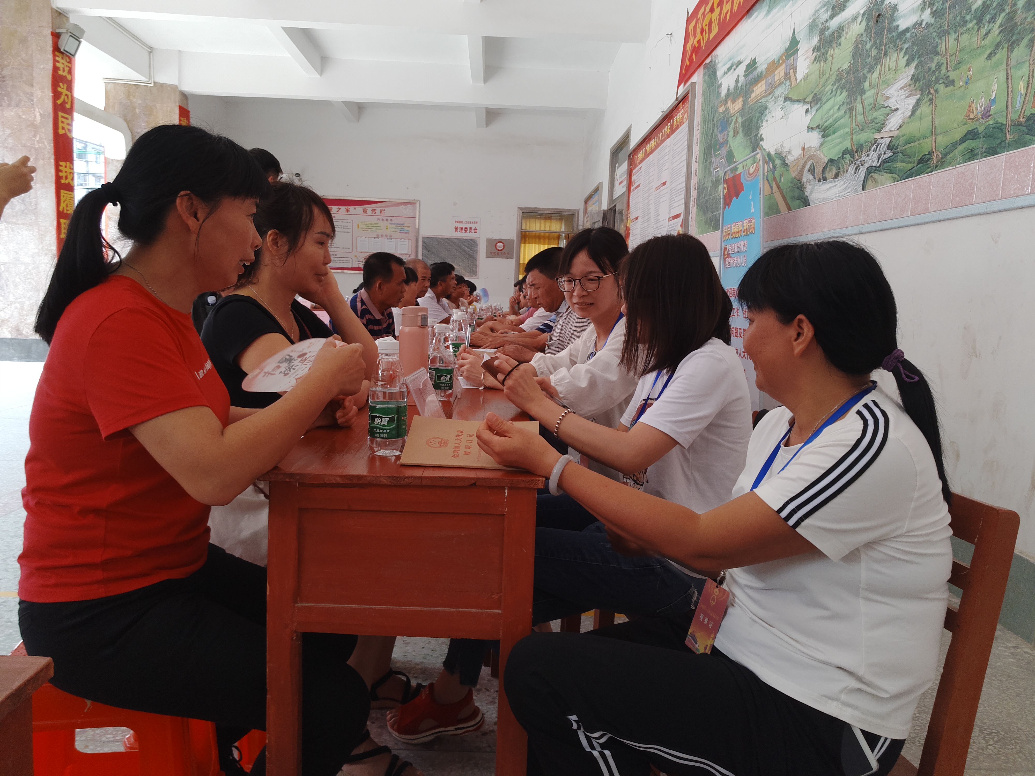 人大代表接访活动.jpg 人大代表接访活动.jpg