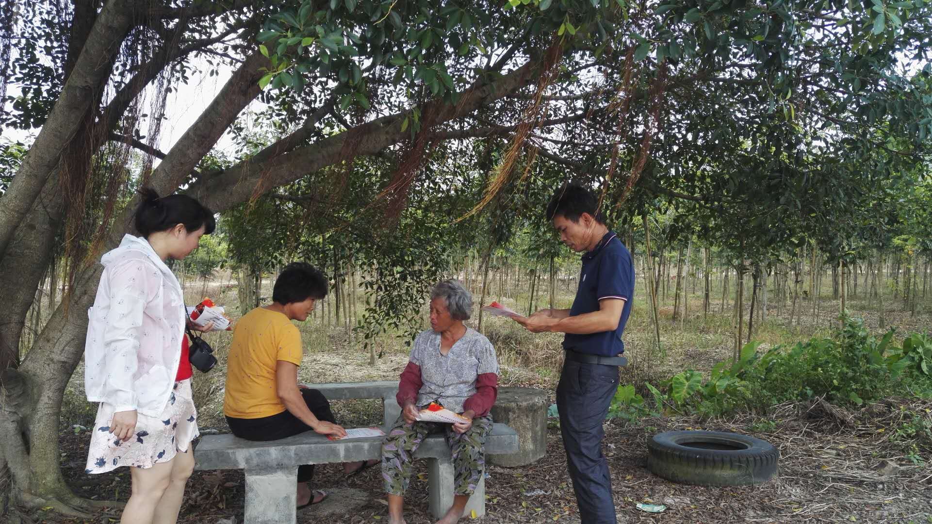 进村入户1.jpg 进村入户1.jpg