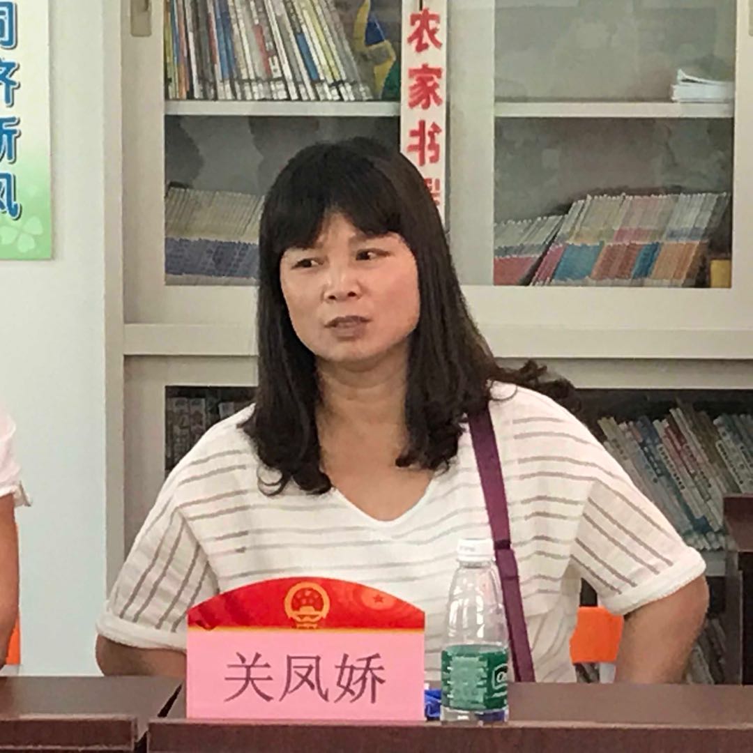 6市人大代表关凤娇向选民代表反馈建议办结情况.jpg 6市人大代表关凤娇向选民代表反馈建议办结情况.jpg