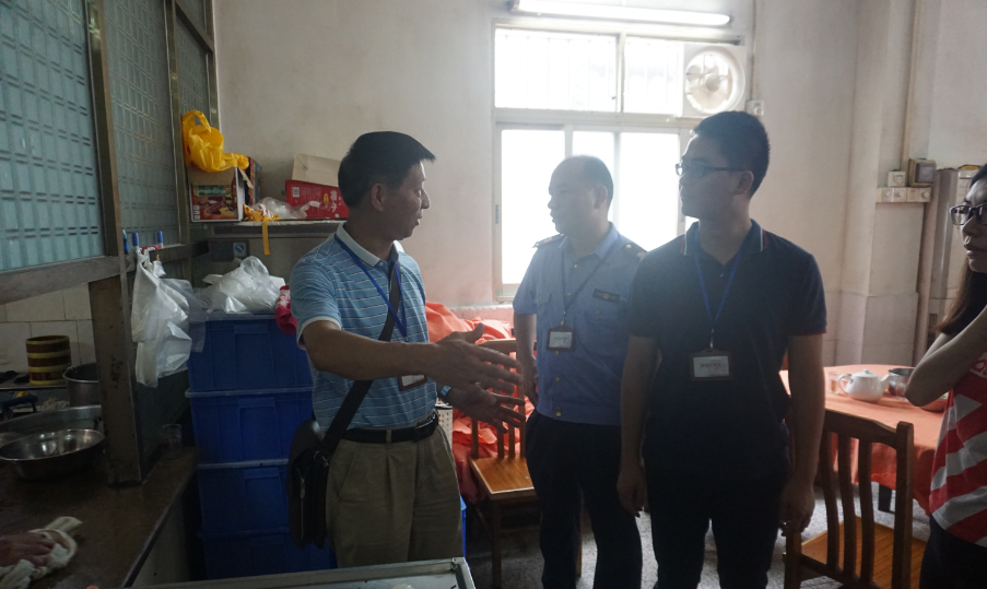 龙胜镇组织开展食品安全联合检查行动.png 龙胜镇组织开展食品安全联合检查行动.png